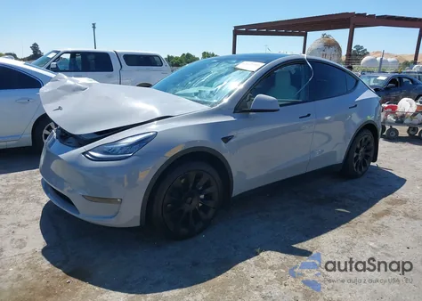 2022 Tesla Model Y Long Range Dual Motor All-Wheel Drive from USA, damaged, VIN 7SAYGDEE2NF382991